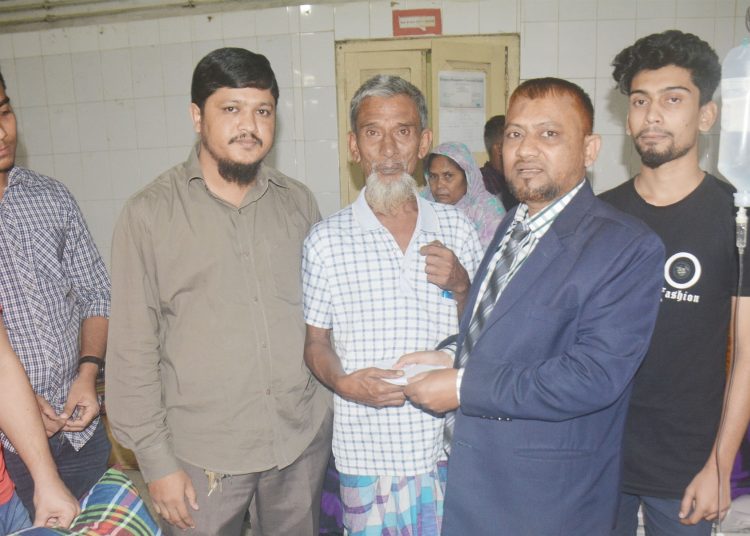 ব্রাহ্মণবাড়িয়ার ট্রেন দুর্ঘটনায় আহতদের জামায়াতে ইসলামী ঢাকা মহানগরী দক্ষিণের আর্থিক সহায়তা প্রদান