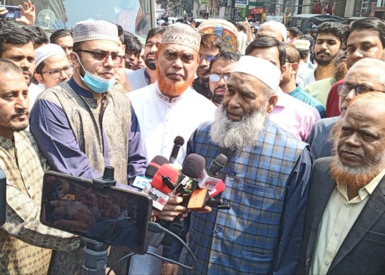 বেইলী রোডে অগ্নিকান্ডের ঘটনাস্থল পরিদর্শন করেন ভারপ্রাপ্ত আমীরে জামায়াতসহ ঢাকা মহানগরী দক্ষিণ নেতৃবৃন্দ