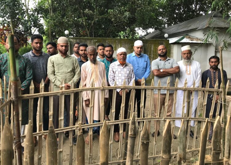 বৈষম্য বিরোধী ছাত্র আন্দোলনে শাহাদাত বরণকারী ছাত্রশিবিরের রাজশাহী মহানগরীর সাংগঠনিক সম্পাদক শহীদ আলী রায়হান এর কবর জিযারত ও পরিবারের সাথে সাক্ষাত করেন কেন্দ্রীয় নির্বাহী পরিষদ সদস্য ও ঢাকা মহানগরী দক্ষিণের আমীর নূরুল ইসলাম বুলবুল।