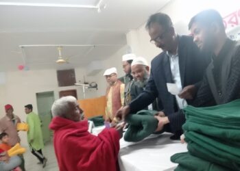 মুগদা থানা পূর্ব কর্তৃক অমুসলিম ভাই ও বোনদেরকে শীতবস্ত্র উপহার বিতরণ
