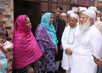 ৩২ শহীদ পরিবারের সাথে আমীরে জামায়াতের ঈদ উদযাপন